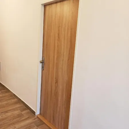 Apartman Kostomlaty Kostomlaty pod Milešovkou